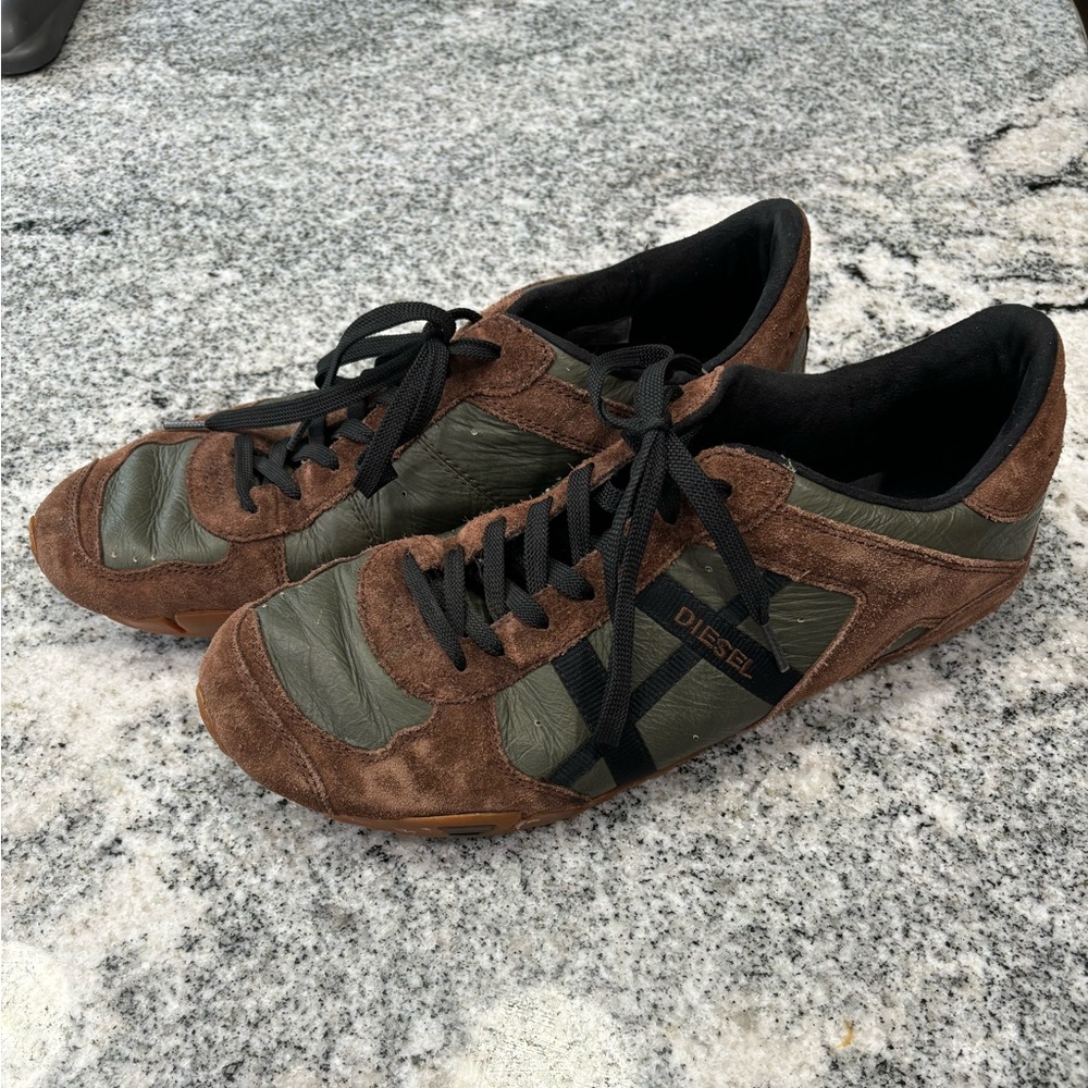 Brown and Green Seakers